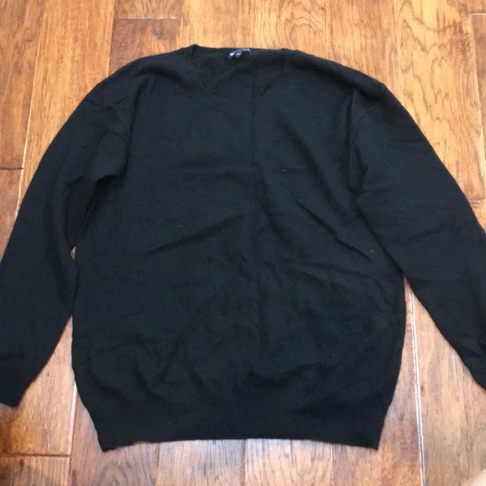 BLACK CASHMERE SWEATER